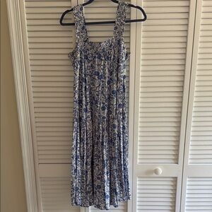 Old Navy Floral Blue and White Women's Dress